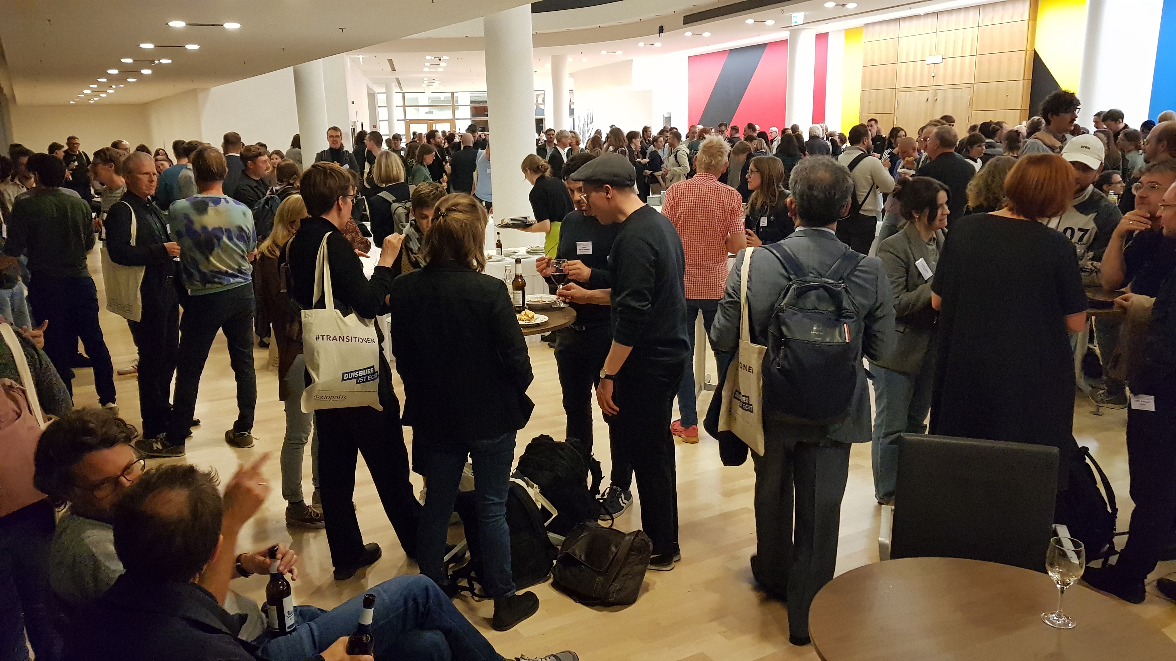 Munteres Get-together nach der Veranstaltung