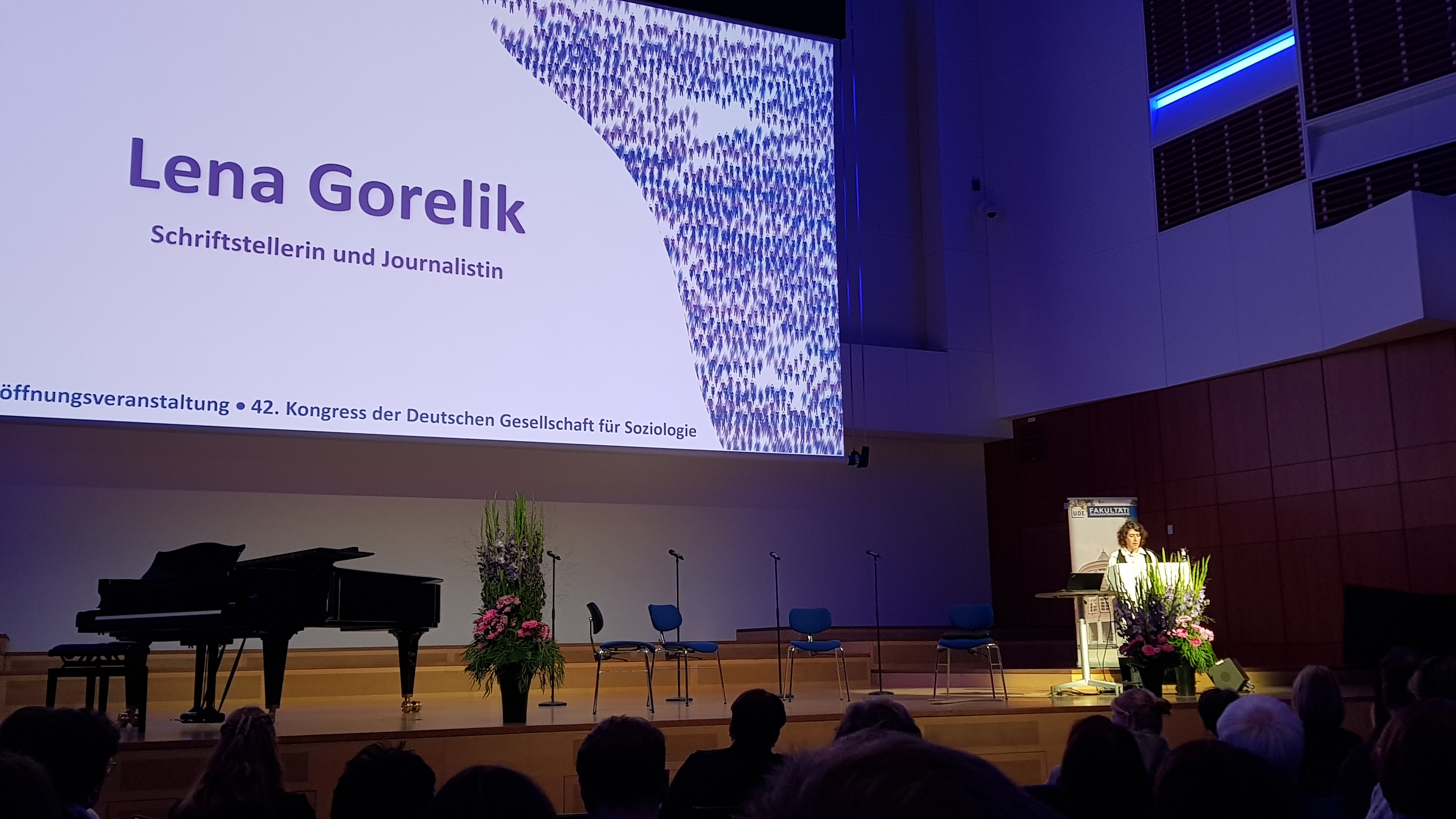 Die Schriftstellerin Lena Gorelik hält den Hauptvortrag auf der diesjährigen Eröffnungsveranstaltung