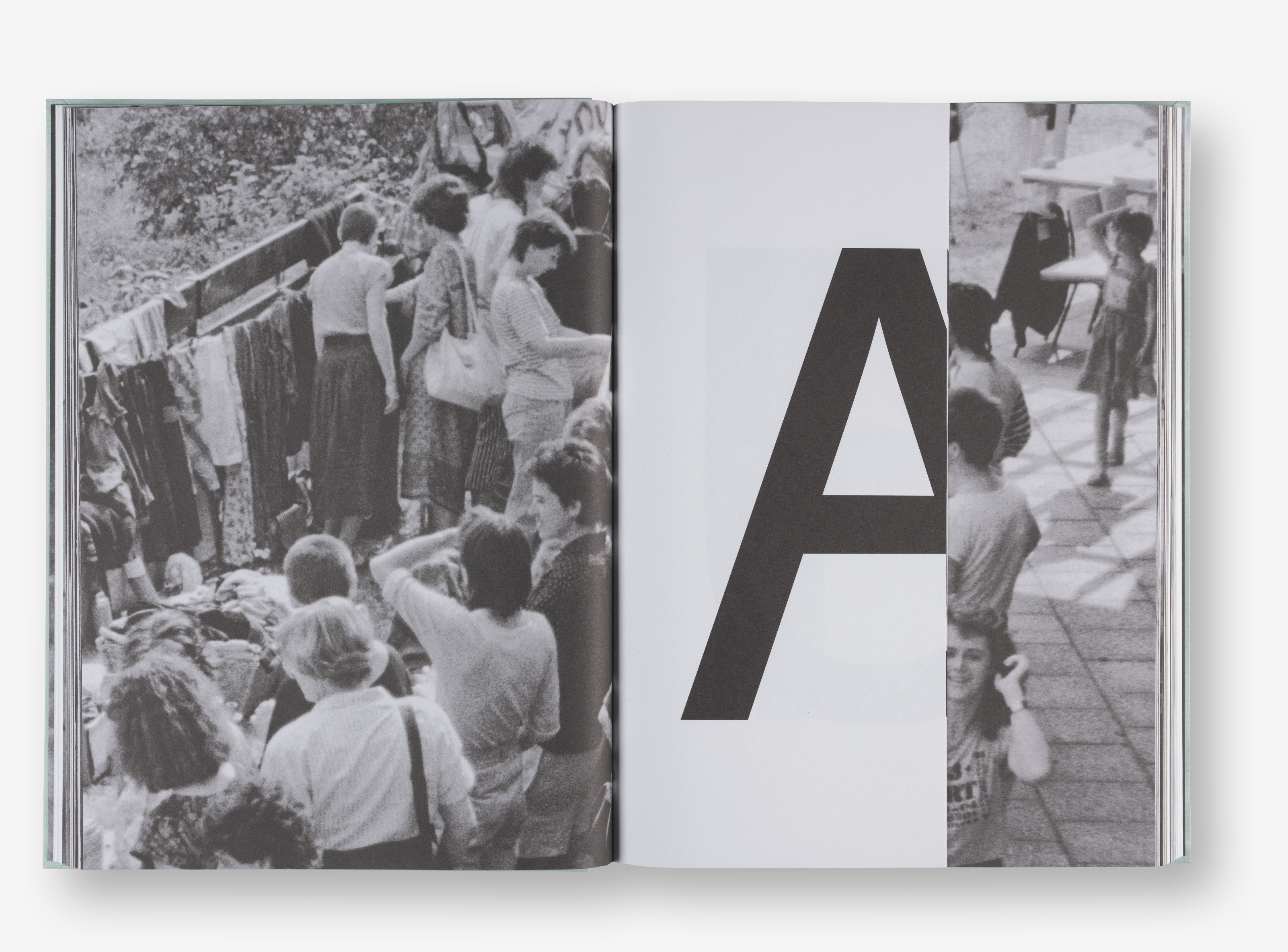 Zu sehen ist ein Frauensitzkreis.